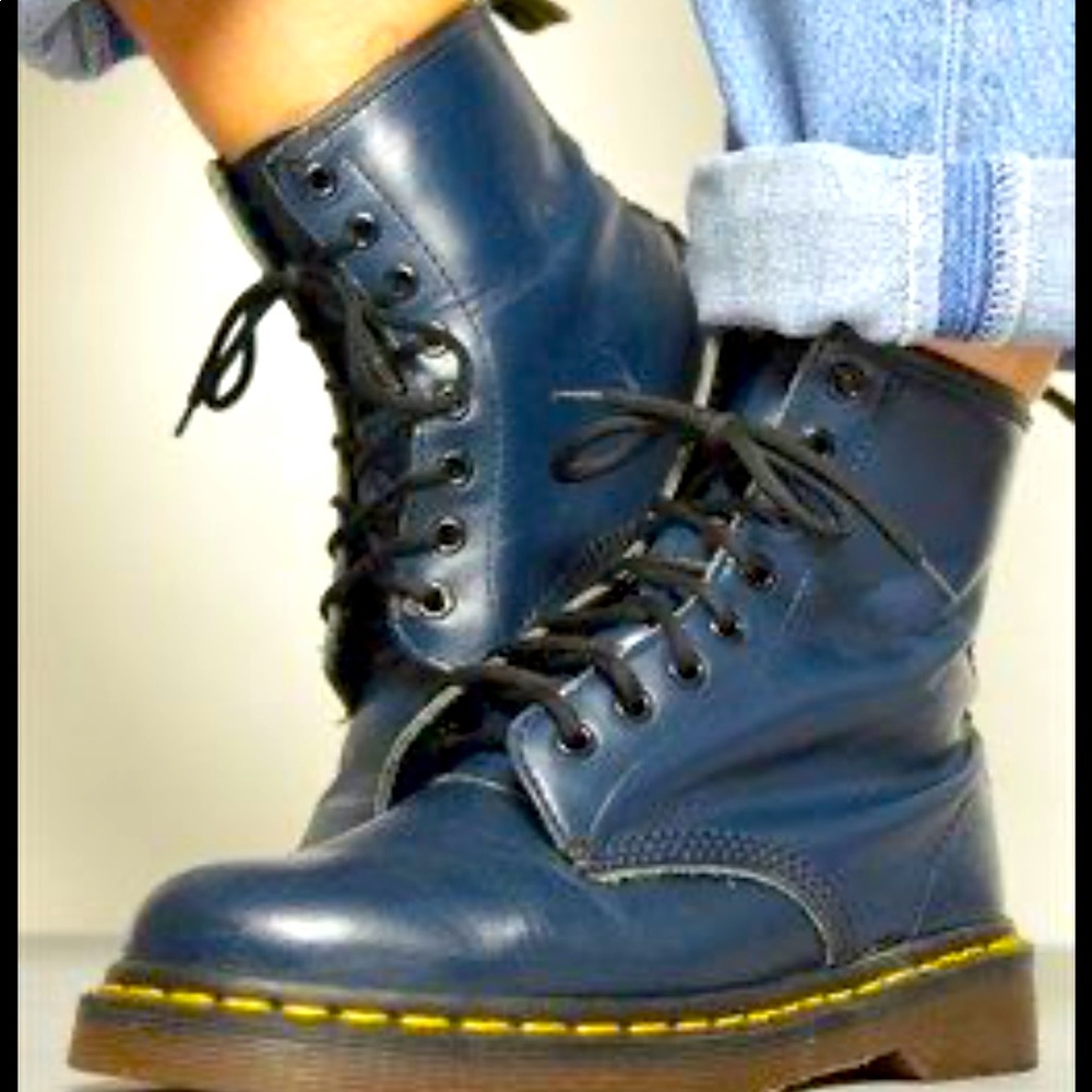 Navy Blue 90’s DR MARTENS